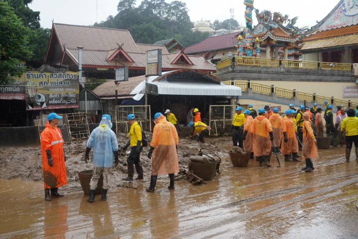 People in Chiang Rai not cleaning up yet ahead of another storm